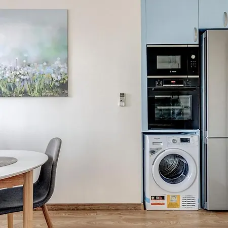 Apartament Polished 2 Bdrm Skyline Views & Elevator *