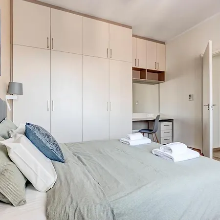 Apartament Polished 2 Bdrm Skyline Views & Elevator