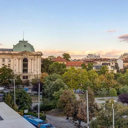 Apartament Polished 2 Bdrm Skyline Views & Elevator Sofia